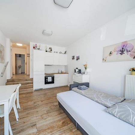 Modernes Appartement Nahe U-Bahn Und Schoenbrunn Виена Екстериор снимка