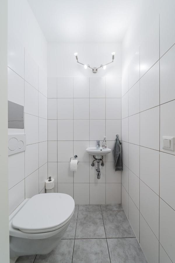 Modernes Appartement Nahe U-Bahn Und Schoenbrunn Виена Екстериор снимка